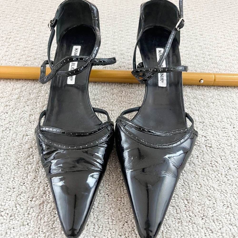 Manolo Blahnik Black Patent Leather Pointy Toed heals- size 40